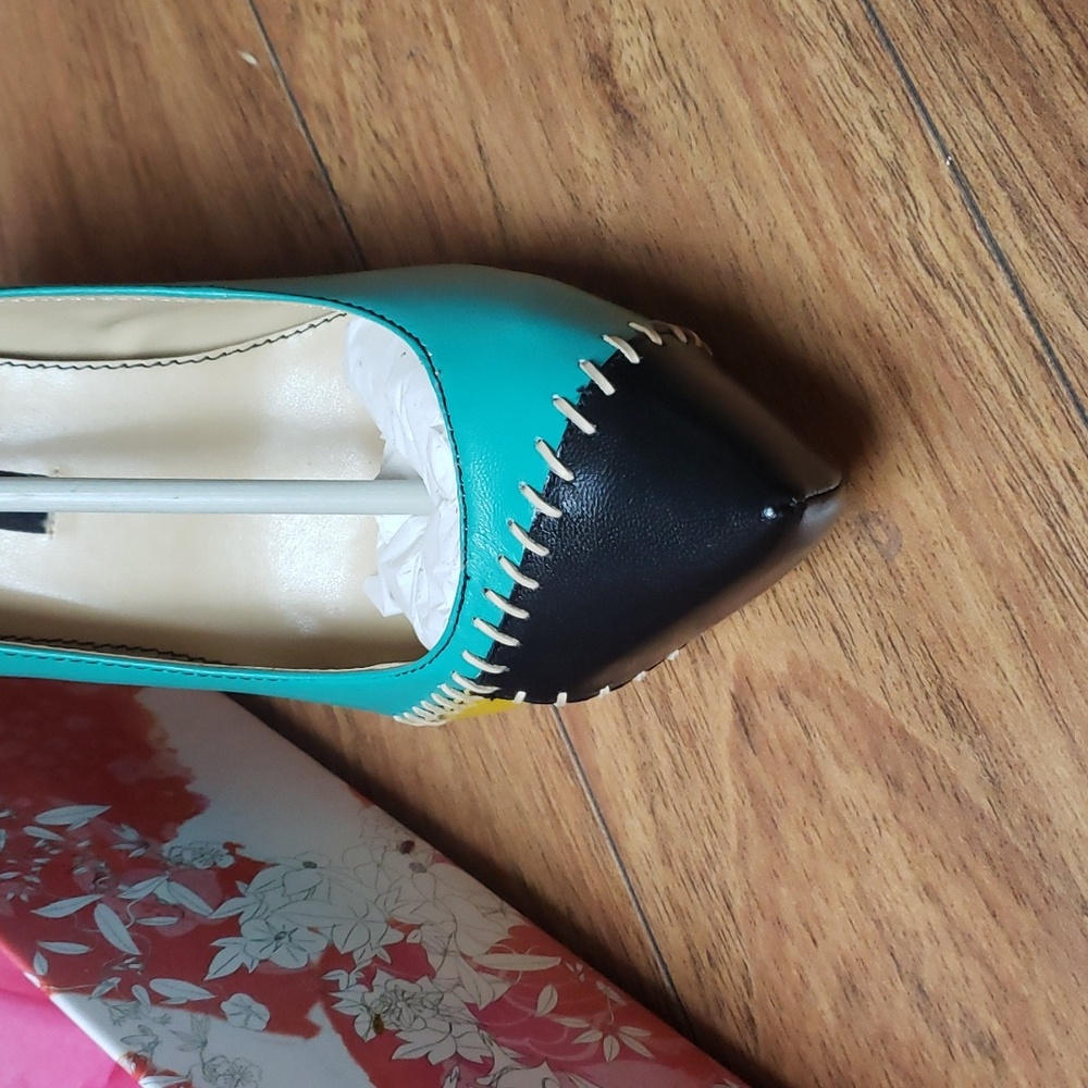 New multicolor Chinese laundry heels Msrp $40 - Picture 8 of 10